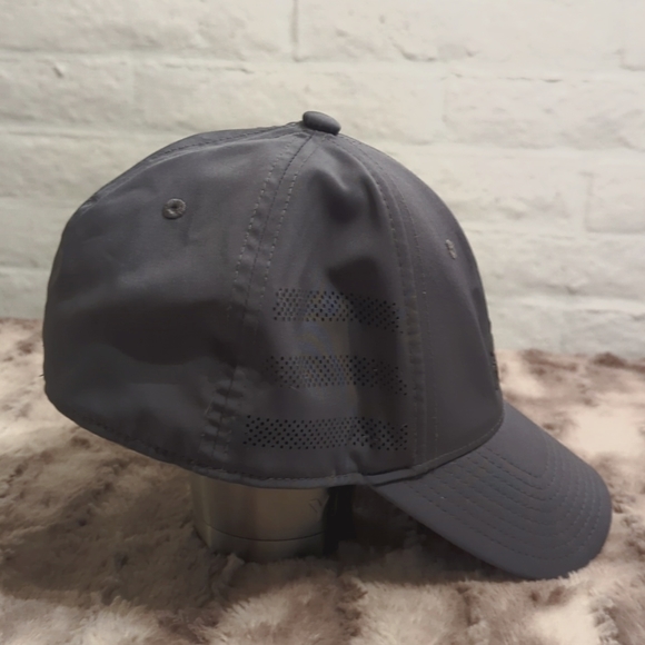 🚨3/$15 Grey Adidas Aeroready Hat - Picture 3 of 7